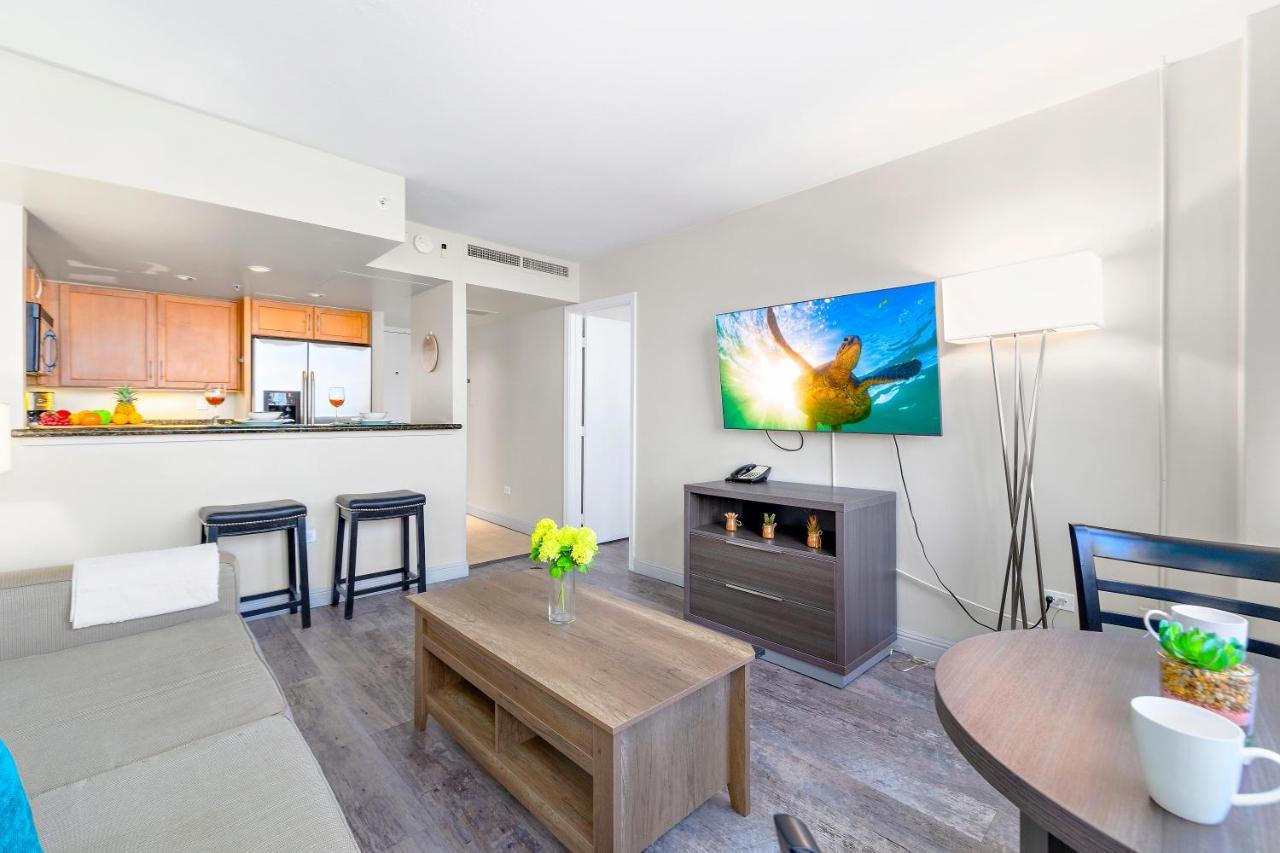 Renovated With City View At Aqua Palms Waikiki Honolulu Bagian luar foto