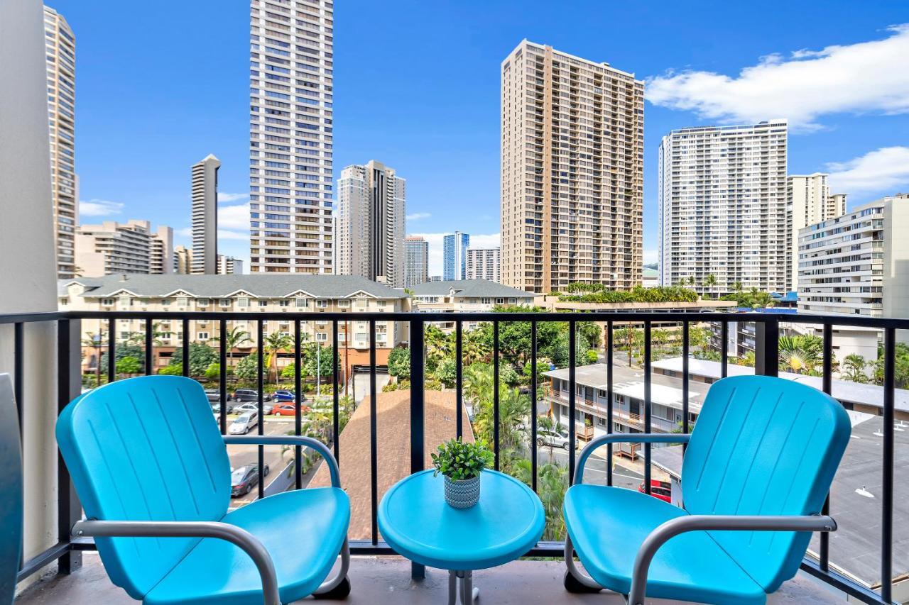 Renovated With City View At Aqua Palms Waikiki Honolulu Bagian luar foto