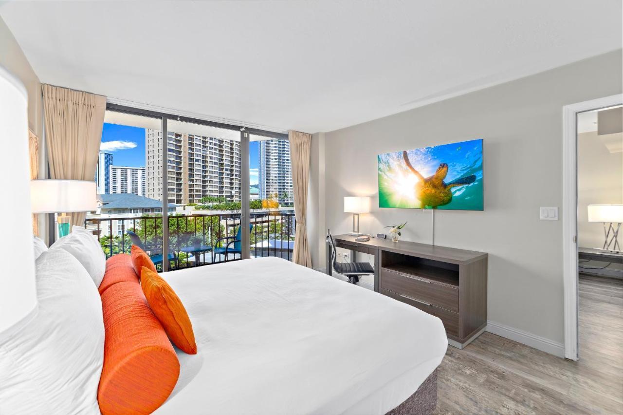 Renovated With City View At Aqua Palms Waikiki Honolulu Bagian luar foto