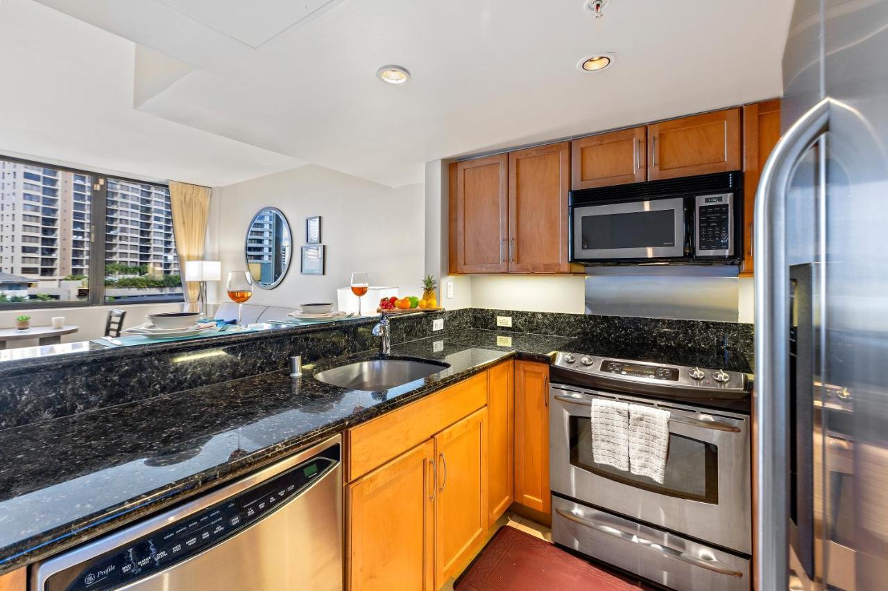 Renovated With City View At Aqua Palms Waikiki Honolulu Bagian luar foto