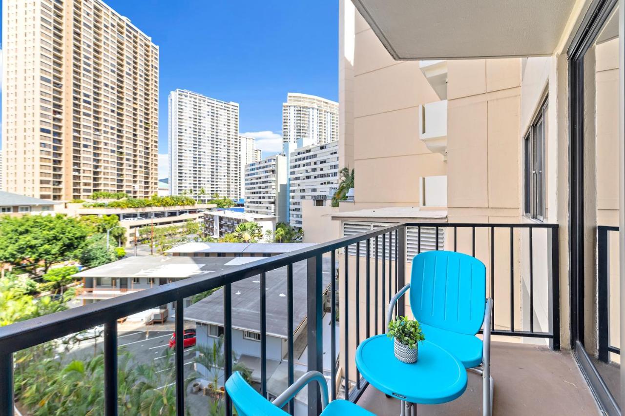 Renovated With City View At Aqua Palms Waikiki Honolulu Bagian luar foto