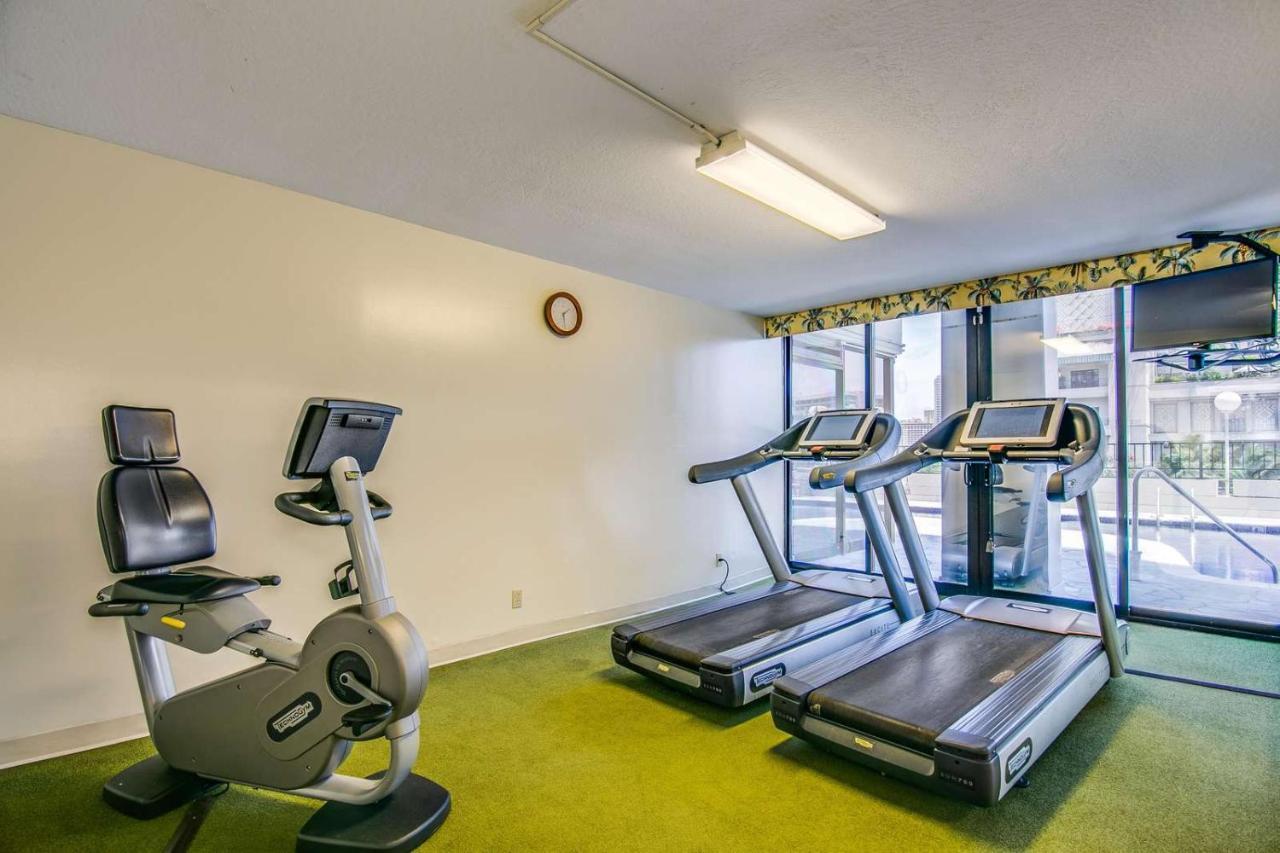 Renovated With City View At Aqua Palms Waikiki Honolulu Bagian luar foto